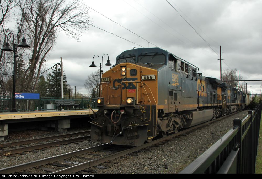 CSX 589 leads Q409